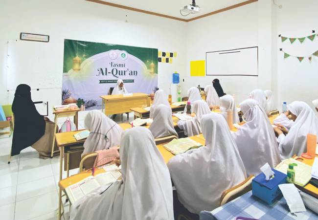 Generasi Qurani yang cerdas dan berakhlak mulia 05